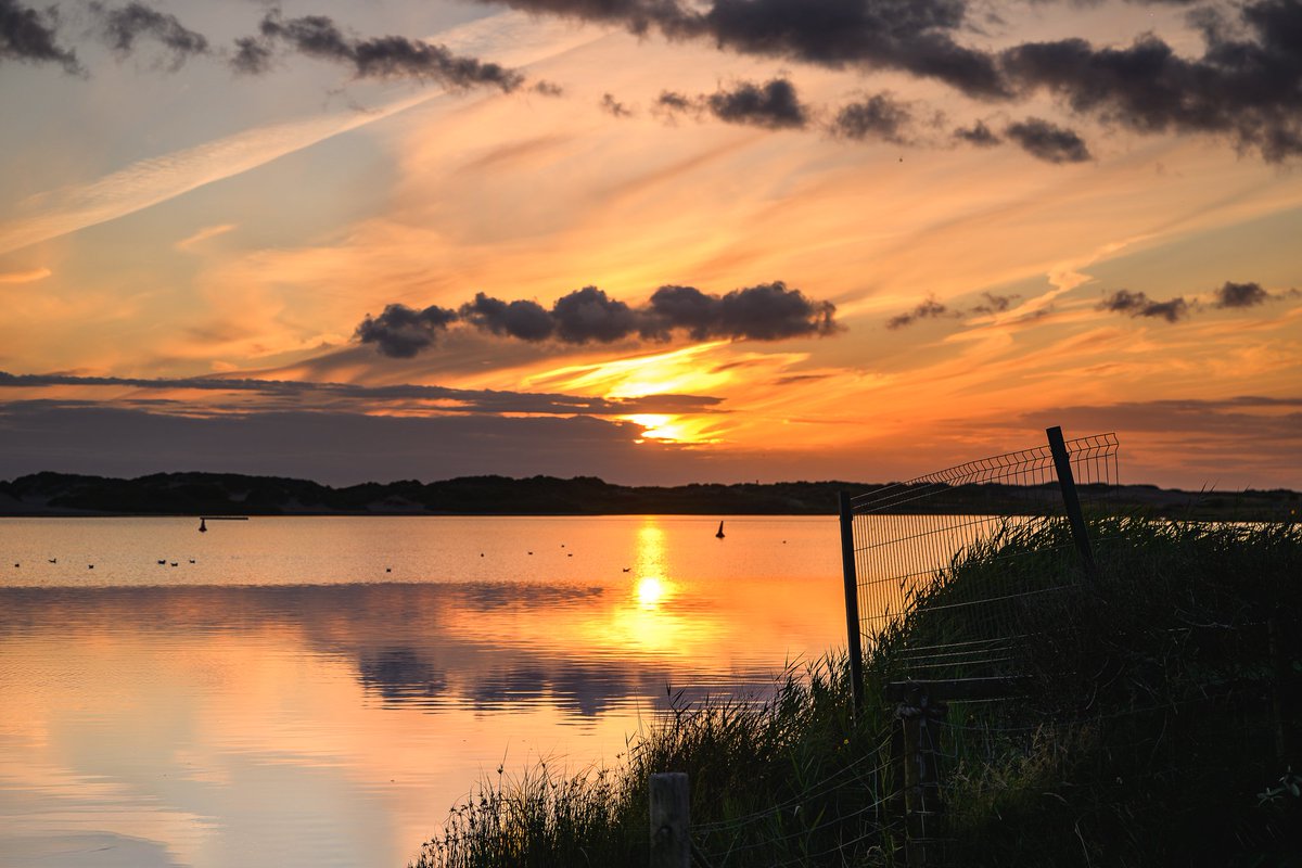 Come and join me tonight at The Lake House, Waterloo with my first Sunset Sessions of August. 

Weather is looking 👌 

Amazing views of Waterloo sunsets, great food, drinks and boss music 😎🌞🎶