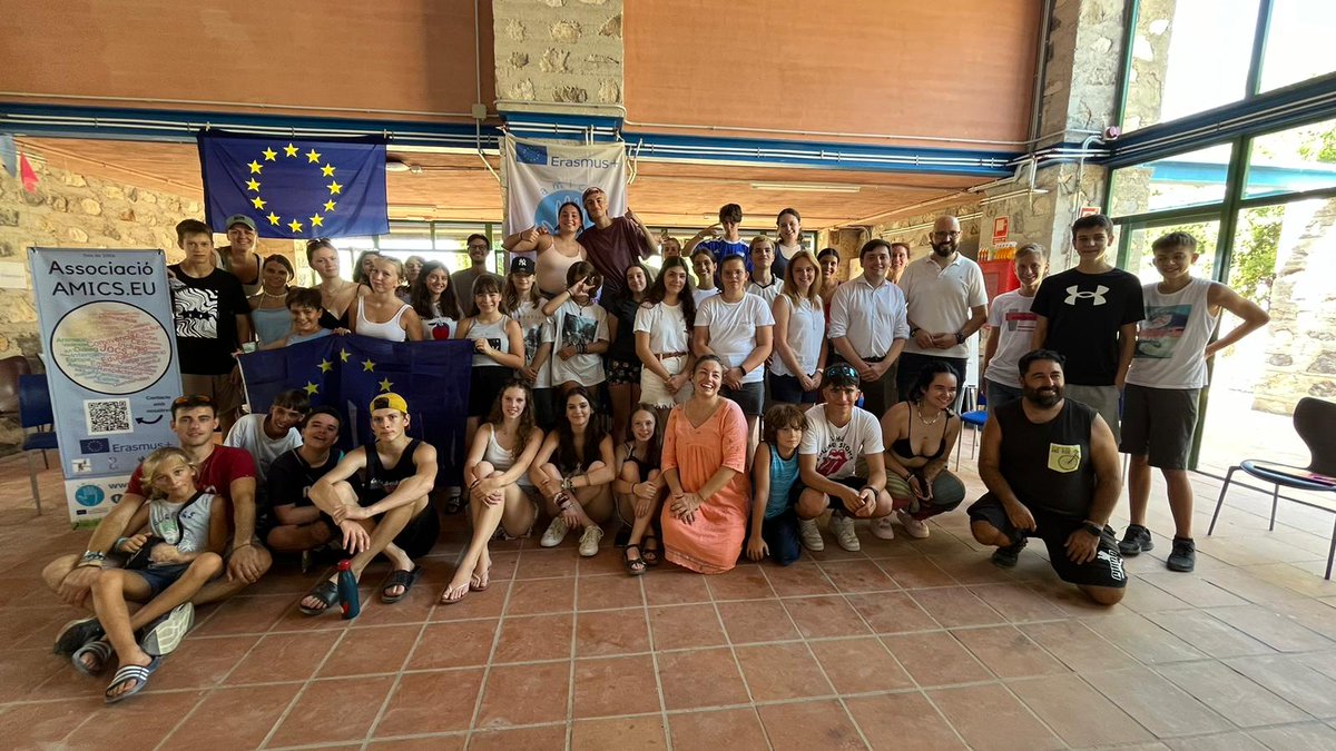 🔝🇪🇺 L'entitat <a href="/amics_eu/">Amics.eu</a>  ha coordinat un intercanvi de joves del programa Erasmus+, en una trobada que ha posat el focus en la salut física i mental i la participació de la joventut del mon rural.

🙌🏻 En esta iniciativa han participat 41 joves de 5 països diferents, els qui han