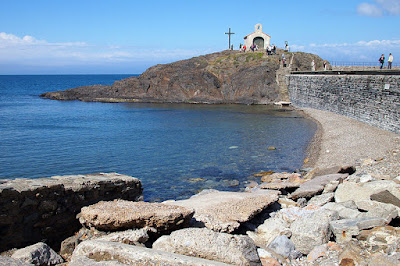 jvinolase's tweet photo. Goigs i devocions populars: Goigs a sant Vicenç de Cotlliure. #Cotlliure (#Rosselló)... https://t.co/qng5LRXObX https://t.co/zPbB92J0ND