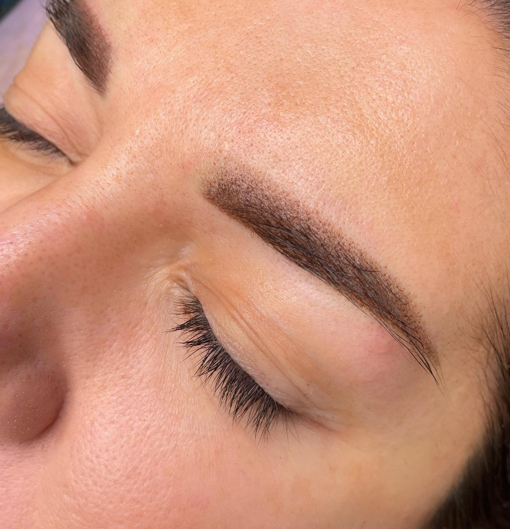 Permanent makeup emphasizes the eyebrows, makes the look more expressive, visually increases the density of the eyebrows.