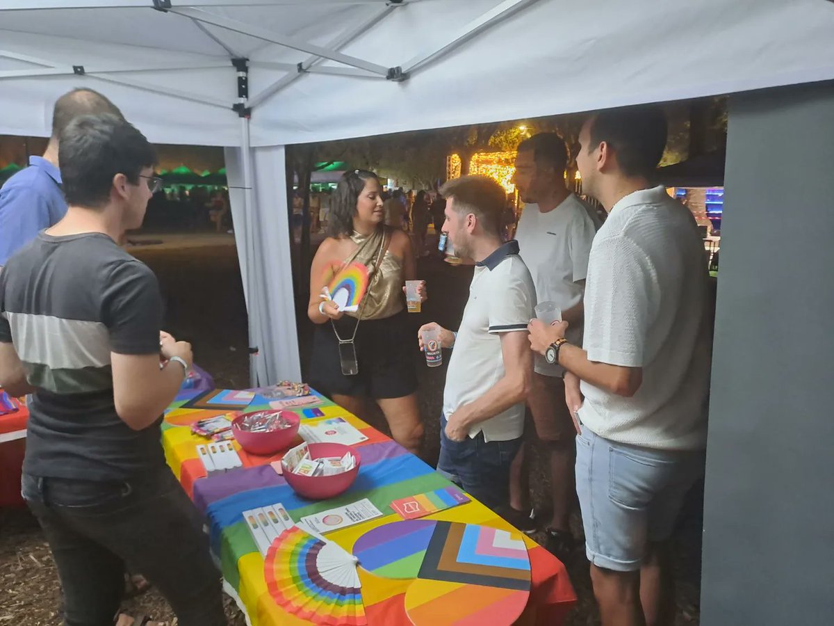 CLGS_SAFOR's tweet photo. La primera jornada del punt d'informació LGTBI al Festival Mediterranea va concloure amb gran èxit! Hui continuem! #Visibilitat #activisme #clgs #lgtbi 🏳️🌈🏳️⚧️🏳️🌈🏳️⚧️
@CLGS_SAFOR
@aj_gandia https://t.co/VHauJ0uQmA