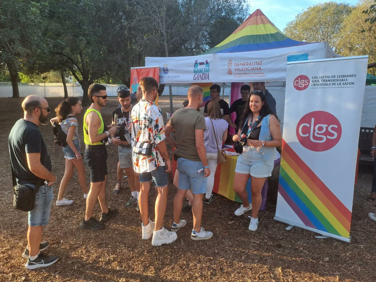 CLGS_SAFOR's tweet photo. La primera jornada del punt d'informació LGTBI al Festival Mediterranea va concloure amb gran èxit! Hui continuem! #Visibilitat #activisme #clgs #lgtbi 🏳️🌈🏳️⚧️🏳️🌈🏳️⚧️
@CLGS_SAFOR
@aj_gandia https://t.co/VHauJ0uQmA
