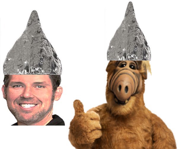GordonS13863970's tweet photo. @benmaller #mallerriddle he believes that Micah Parsons could be a conspiracy theorist. #flatearth #hollowearth #contrails #grays #lizardpeople #frozenenvelope #thenightthelightswentoutinbaltimore https://t.co/VijUEZxG9G