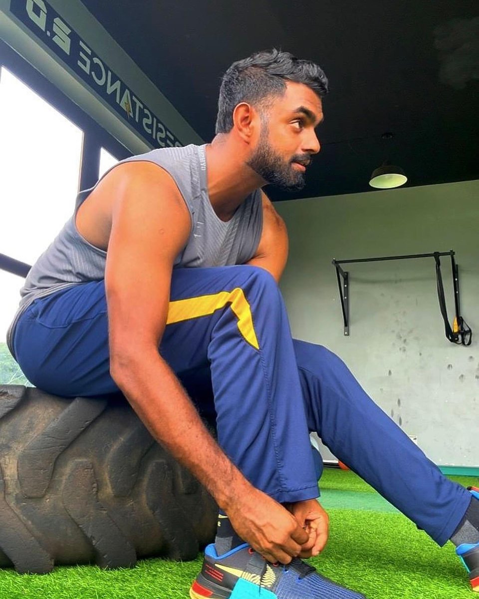 LEmbuldeniya's tweet image. Just here pretending I know what I’m doing 🏋️‍♂️😇

 #GymJokes #Embula