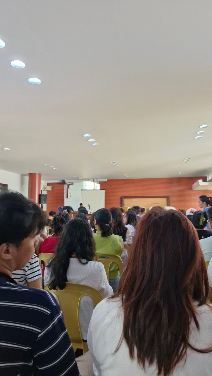 solreqs's tweet image. welcome assembly and campus tour today (im tired 😔)