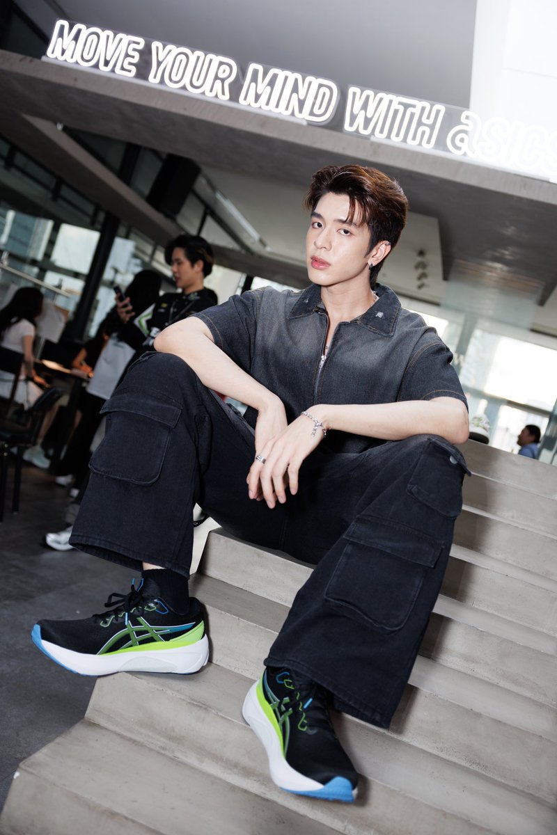 SaranPie's tweet image. Asics👟
#ASICSSPORTSTYLETH 
#SKYHANDOG