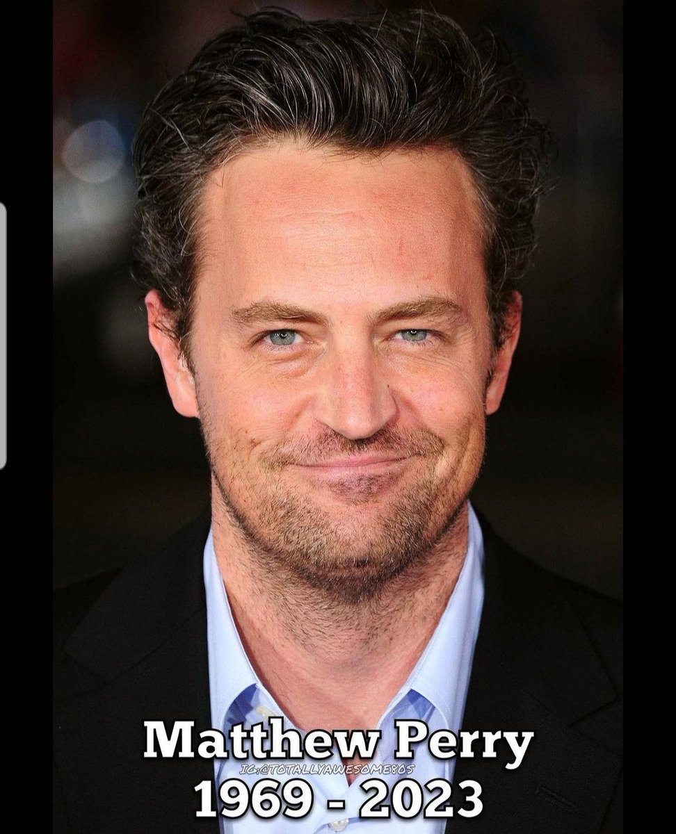 cinefiliacult's tweet image. Ayer saltaba una nueva noticia con la que nos seguimos frotando los ojos, y es sobre la muerte de nuestro querido Matthew Perry.

He querido hacer un hilo explicando lo que ha ido ocurriendo desde que el actor falleciera el pasado 28 de octubre de 2023 hasta hoy.
Dale al 🧵👇🏼