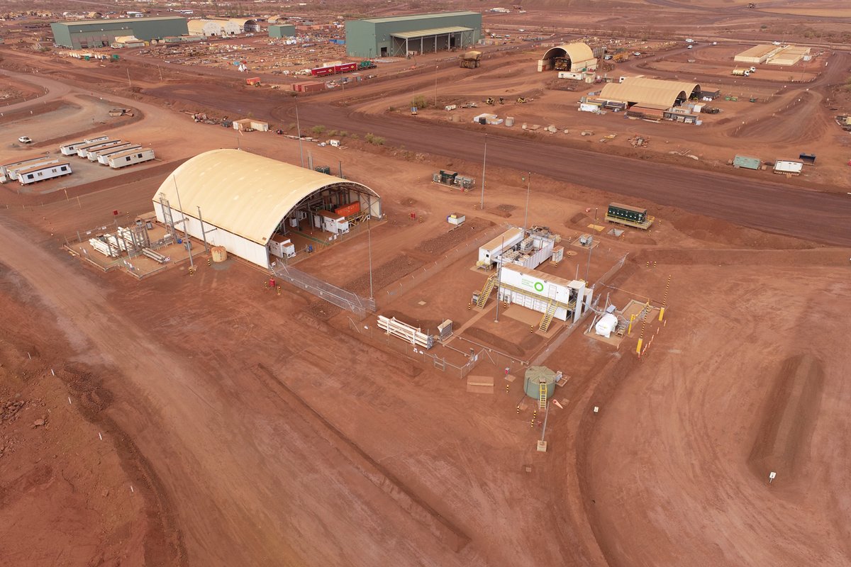 im_mining's tweet photo. Australia’s largest liquid hydrogen plant at a mine is operational at Fortescue’s Green Energy Hub at Christmas Creek in Australia, Fabrum, a company that played a significant role in delivering it, says | https://t.co/dSxHzGPb48 #Fabrum @FortescueNews #hydrogen #ChristmasCreek https://t.co/8hLMKAXgOR