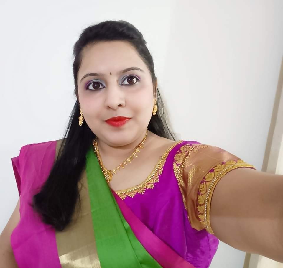 Poojams24's tweet photo. ಸರ್ವರಿಗೂ ವರಮಹಾಲಕ್ಷ್ಮಿ ಹಬ್ಬದ ಶುಭಾಶಯಗಳು❤😍
May Goddess Lakshmi bless your lives with abundant prosperity ✨

#poojams #ವರಮಹಾಲಕ್ಷ್ಮಿ #varamahalakshmi #pooja #puja https://t.co/ZZlJxU6ofA