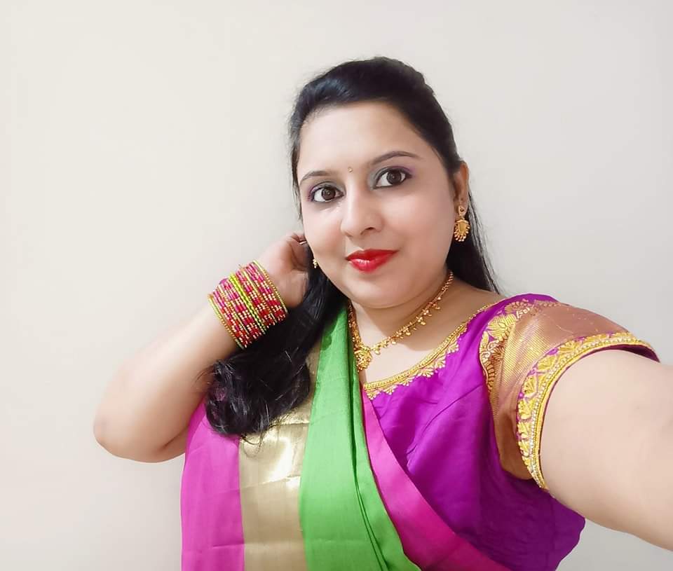 Poojams24's tweet photo. ಸರ್ವರಿಗೂ ವರಮಹಾಲಕ್ಷ್ಮಿ ಹಬ್ಬದ ಶುಭಾಶಯಗಳು❤😍
May Goddess Lakshmi bless your lives with abundant prosperity ✨

#poojams #ವರಮಹಾಲಕ್ಷ್ಮಿ #varamahalakshmi #pooja #puja https://t.co/ZZlJxU6ofA