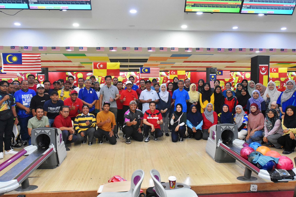 FRIMKepong's tweet photo. 📅10/8
📌#Selayang #Selangor
𝗞𝗲𝗷𝗼𝗵𝗮𝗻𝗮𝗻 𝗕𝗼𝘄𝗹𝗶𝗻𝗴 @FRIMKepong 𝟮𝟬𝟮𝟰 

🏆Juara keseluruhan: Zon B (Bahagian Keluaran Hutan, Dasar Pengurusan serta Inovasi dan Komersialisasi)

#SukanZonFRIM #FRIMSihat #FRIMClub #MajulahSukanUntukFRIM #AyuhSemarakkanSukanFRIM https://t.co/cS9Tvc7A8p