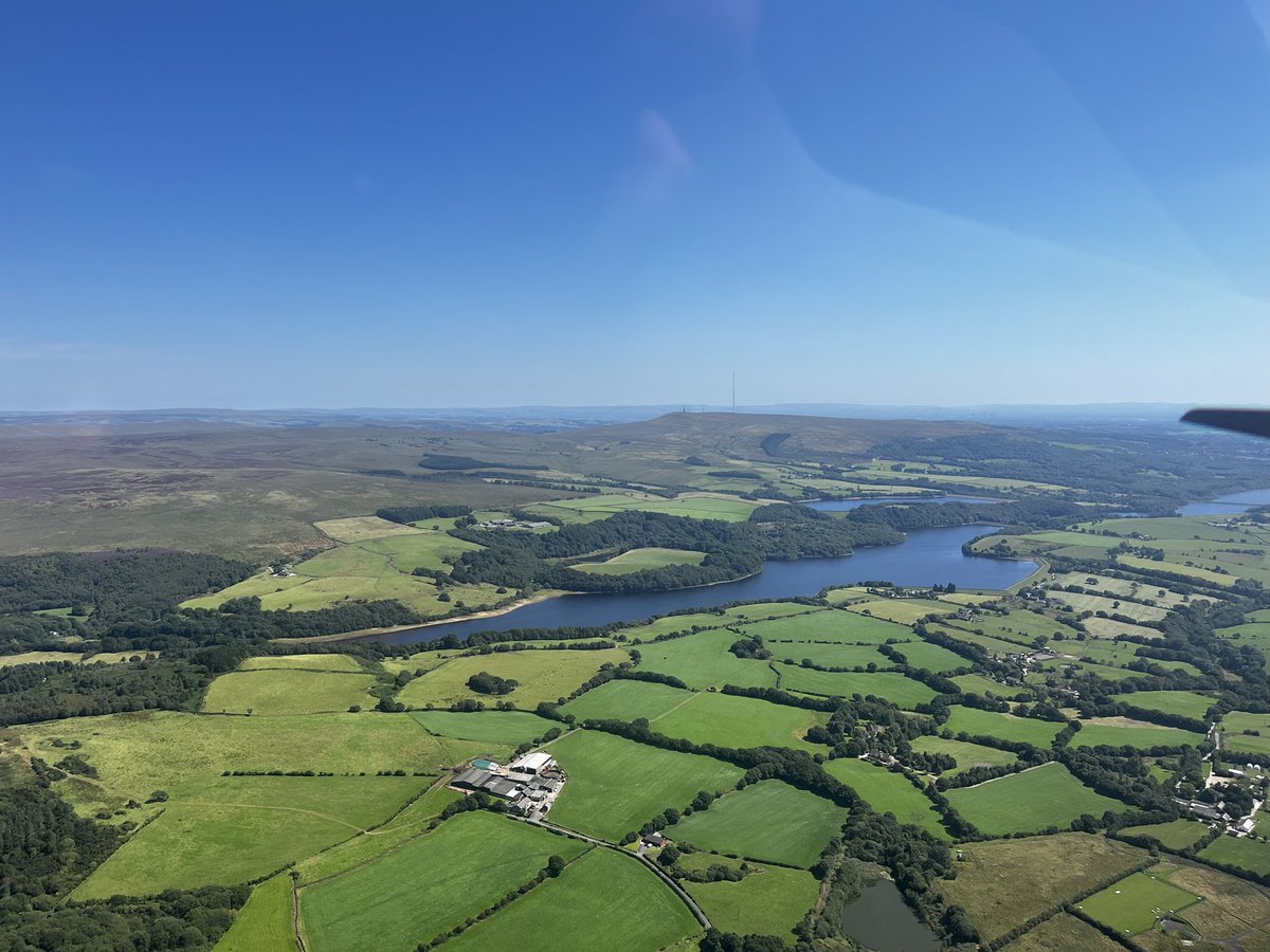 AviateAddict's tweet image. Quite blessed to have this kind of view on our Aviation doorstep.
#Wingfriday #pilotsoftwitter #avgeek #pilotlife #NorthWestUK