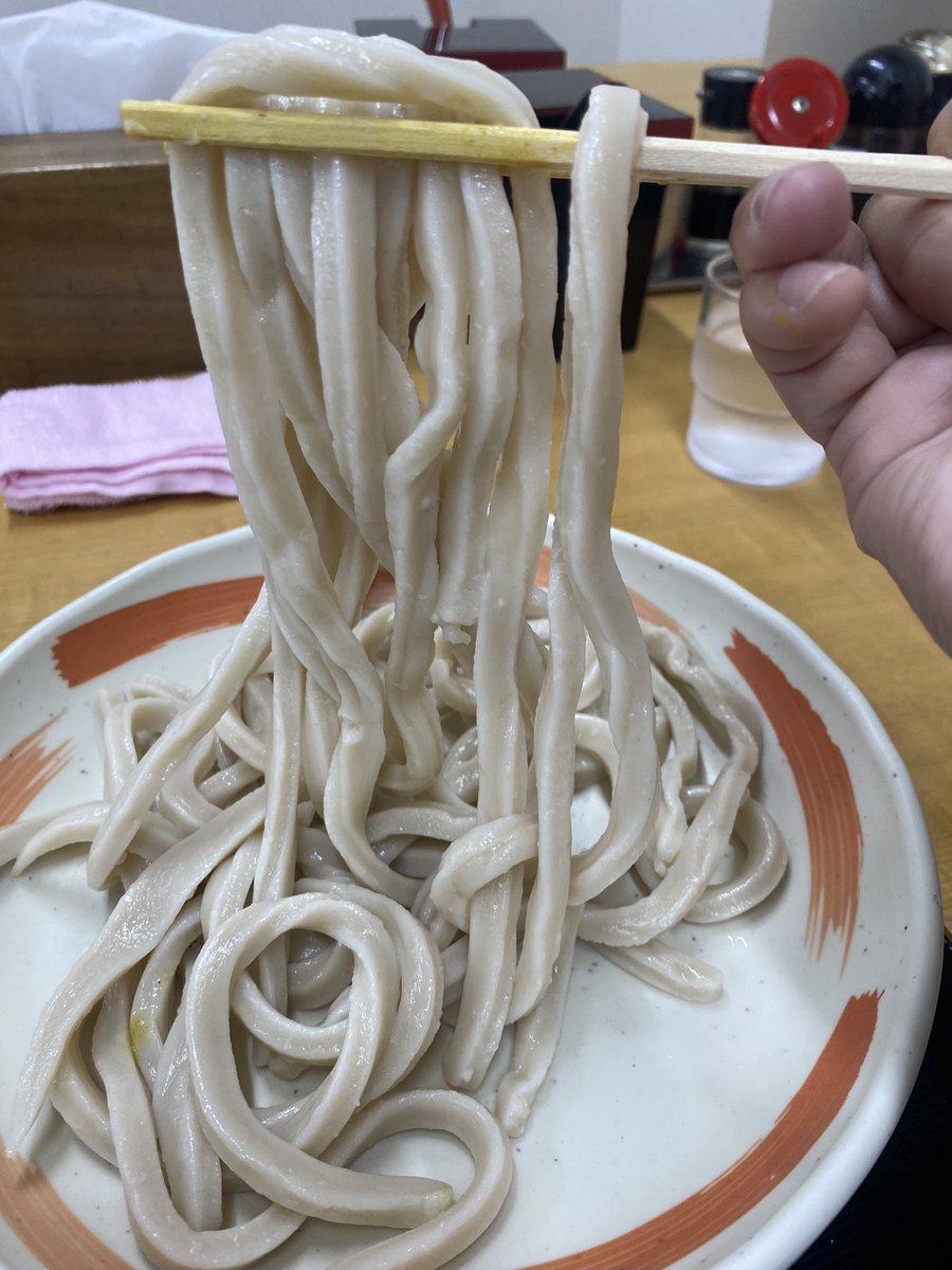 dosukoipudding's tweet photo. 小平うどん@小平
カレーうどん400g

さらにプリンさん番外編
ゴン太ワシワシ麺がカレー出汁に絡んでうんめぇー‼️
豚バラとネギ＆キャベツたっぷりでよき😋 https://t.co/R9lhVZniq3