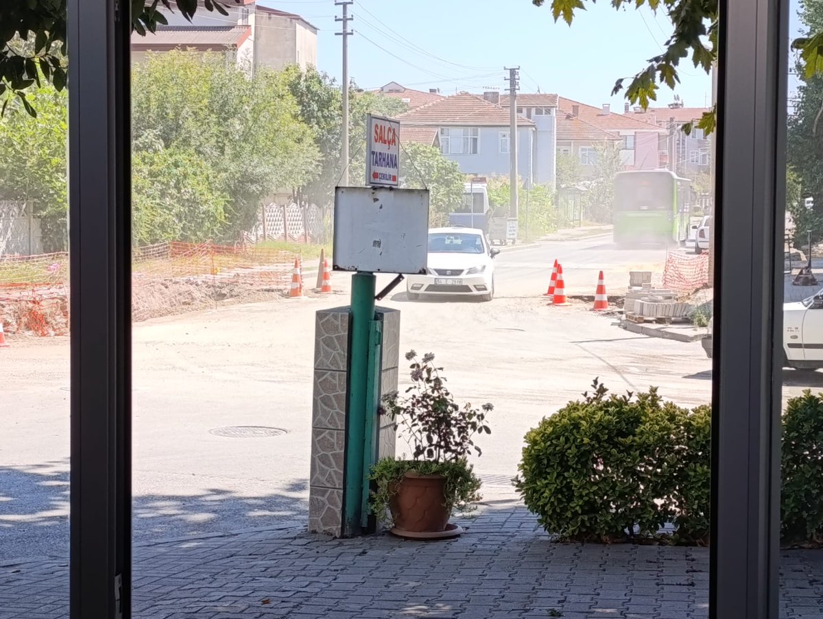 Şeker Mahallesi'nde toz toprak isyanı! 

haberlisin.com/haber/21339233… 

#Sakarya #Adapazarı #ŞekerMahallesi #SEDAŞ #AdapazarıBelediyesi <a href="/AdapazariBld/">Adapazarı Belediyesi</a> <a href="/ISIKSUMUTLU/">Mutlu Işıksu</a> <a href="/celikel54/">Fatih ÇELİKEL 🇹🇷</a> <a href="/mustafaoztrk/">Mustafa.</a> <a href="/Sakaryabld/">Sakarya Büyükşehir Belediyesi</a>