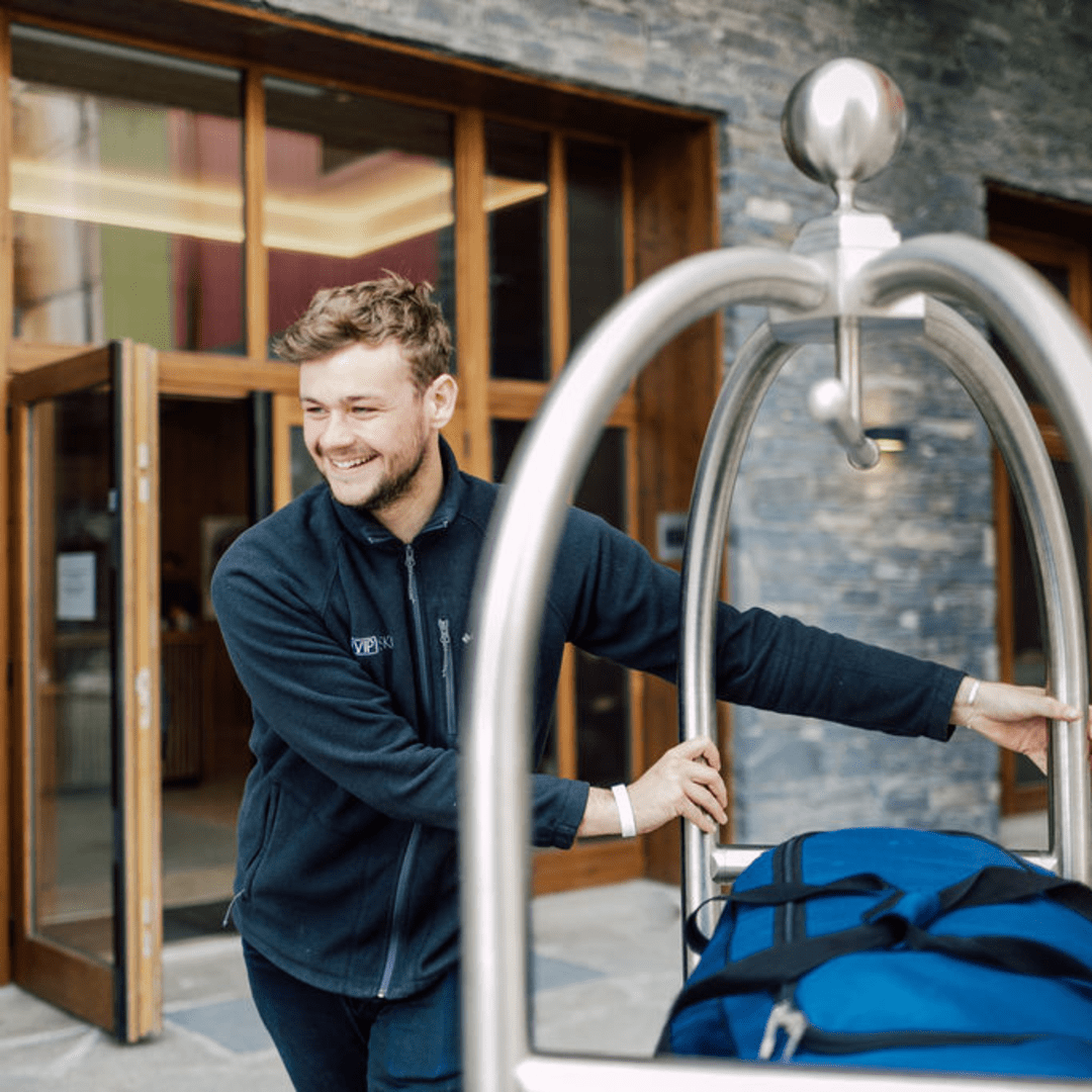 VIP_SKI's tweet image. We’ve assembled a fantastic team for this winter season! 👏

With more applicants than ever, each person was chosen for their warmth, friendliness &amp;amp; genuine love of food &amp;amp; entertaining. 

Get ready to be hosted by some of the best...

bit.ly/3yJDTs1

#Skiing