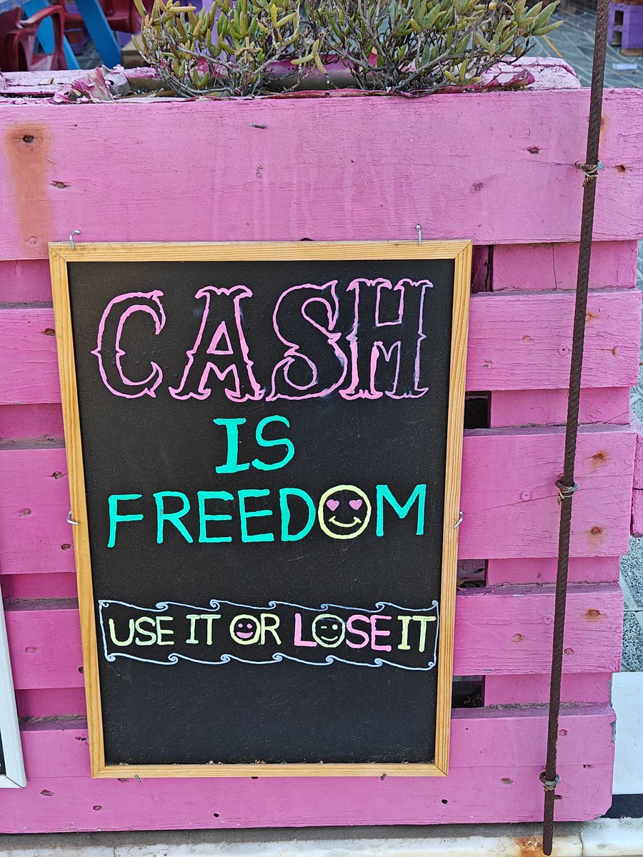 Core_Investor's tweet photo. Incluso en las zonas turísticas los comerciantes se han cansado de las tarjetas y el control del sistema

Cash is freedom! No lo olvides! https://t.co/xJME1IRqWl