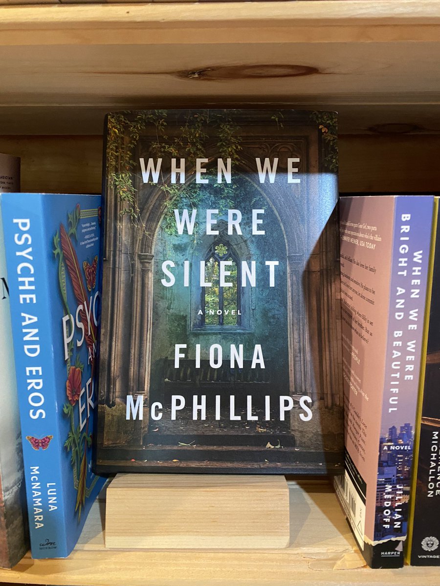 CabinBook's tweet photo. Kick off the weekend with a visit to the bookstore. 📖

Thursday 11-6
Friday/ Saturday 10-5
Sunday 10-4 https://t.co/RifOuoPsn8