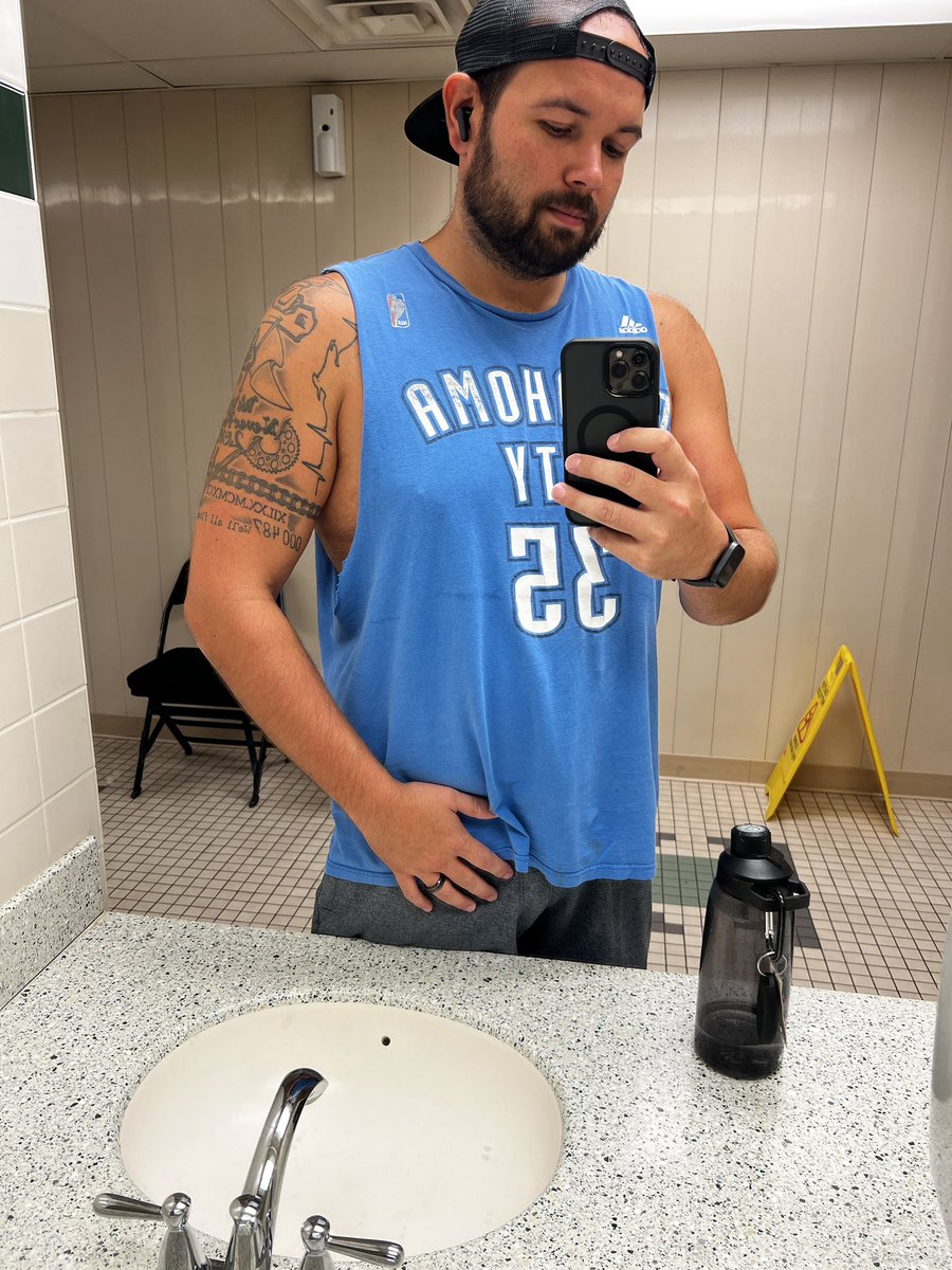 marriedboy19's tweet photo. Hey guys! Really enjoying the progress that’s happening in the gym. It’s not a sprint it’s a marathon. https://t.co/mpXndUt36S