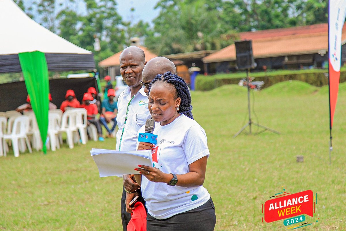 kamaroma22's tweet photo. After a long of traversing fort portal and kabarole for the #AllianceWeek24, Country director @SRHRAllianceUg, @Auntie_Olzz presented the summary of the findings in these districts. The findings pertain issues of early pregnancies, childhood marriages, menstrual health etc https://t.co/syuYtIc9Y2