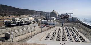 NucSafetyUCS's tweet photo. The @NRCgov issued 2 violations to the shutdown San Onofre #nuclear plant after the shipping package transporting the Unit 2 pressurizer leaked radioactive liquid containing cesium-137 and cobalt-60 at a railyard in San Bernardino, #California in July.
https://t.co/i4u4gj6lWN https://t.co/OfvqaEmbgv
