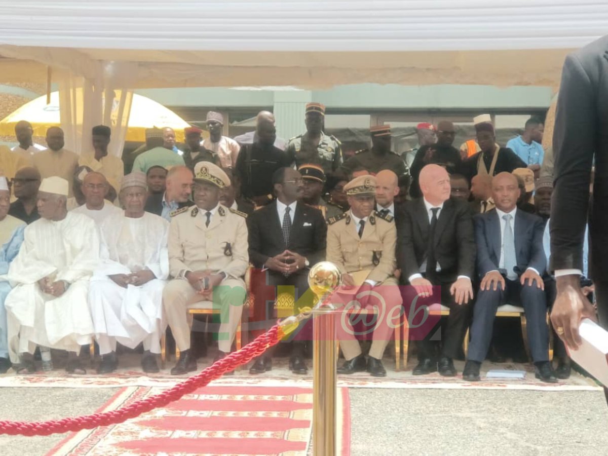 CRTV_web's tweet photo. The remains of former CAF President Issa Hayatou have arrived at the Garoua International Airport ahead of burial.
The Minister of Sports and Physical Education, Narcisse Mouelle Kombi is representing the President of the Republic at the official burial ceremony.
#IssaHayatou https://t.co/HO0QVnFssU