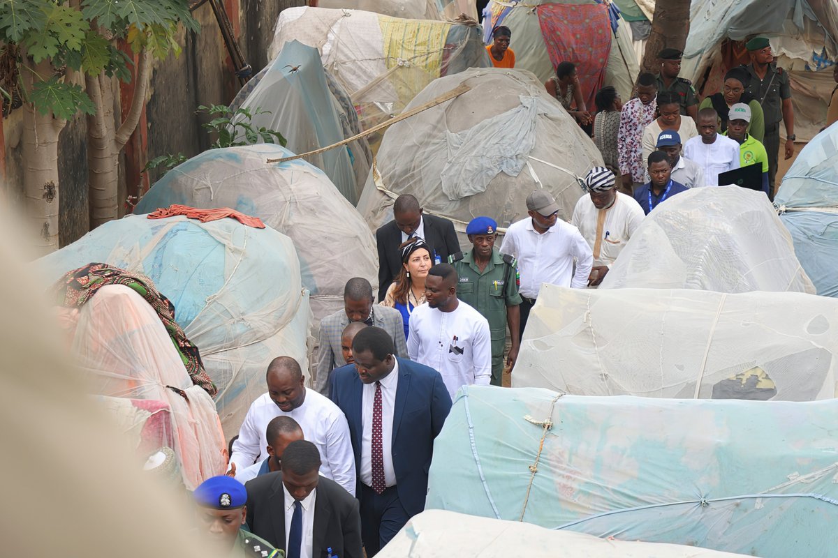 IOM_Nigeria's tweet photo. In Benue State, His Excellency @HyacinthAlia led a delegation of the @UN_Nigeria to Ichwa Camp, advancing efforts to decongest the camp and facilitate the relocation of displaced persons to new sites as part of the transition to recovery. https://t.co/hbIe1eUY0H