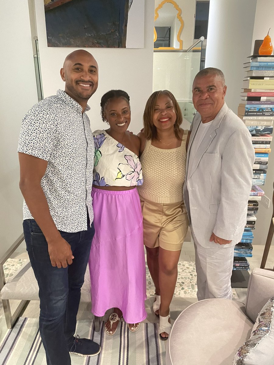 cmesi's tweet photo. Enjoyed this event on Martha’s Vineyard for fellow Obama alum @ShomariFigures and wife @KalishaFaith. What a bonus to also see Former Congressman @LacyClayMO1. 

Democrats 🧡 Inkwell https://t.co/IioQAI2Buv