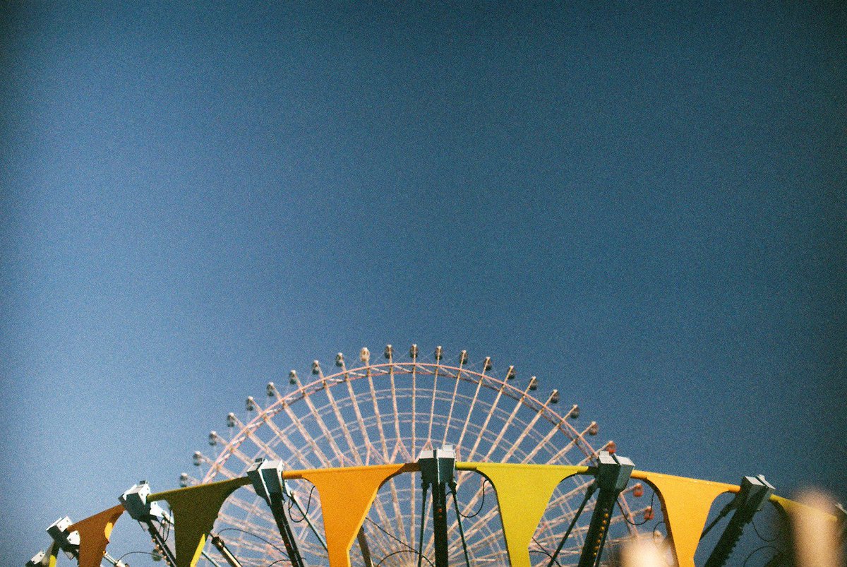 inao_toshiaki's tweet photo. WAIKIKI PHOTOGRAPH
upper half , by nikon f3 with nikkor50mm12
#minatomirai
#yokohama
#cleardaytoday
#本日快晴
#upperhalf
#ferriswheel
#観覧車
#kodak
#filmcamera
#nikonf3
#ニコンf3
#nikkor50mm12
#フィルムカメラ
#ニコン
#nikon
#waikiki_inc_photograph https://t.co/BPS12InpWt