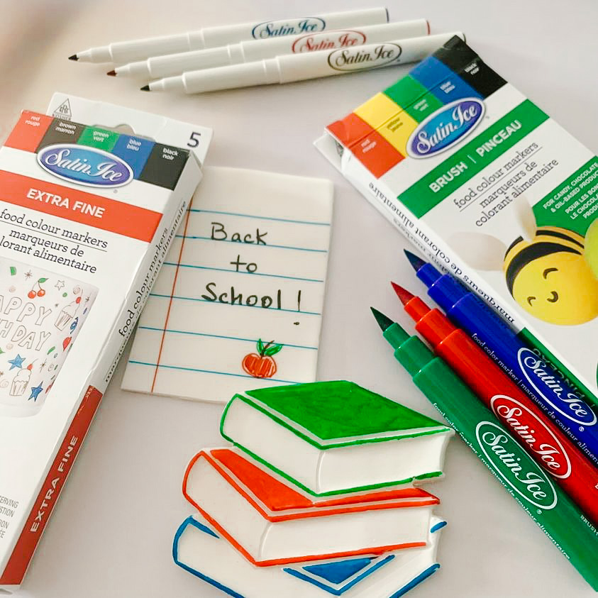 SatinIce's tweet photo. Starting the school year sweetly with these adorable cookies by the talented @TouteSweetCookies ๐ โ๏ธ ๐ featuring Satin Ice Food Color Markers and Classic Fondant.
Shop the collection on https://t.co/jRXJoeY1ha
#lovesatinice #backtoschool #cookies #bakery #dessert #cake https://t.co/8YZD0meiPM