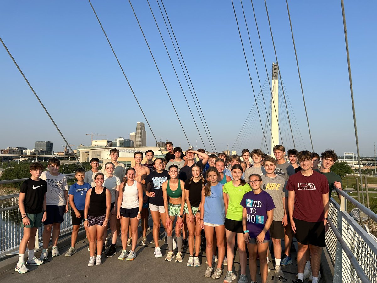 Lewis Central Boys XC tweet media