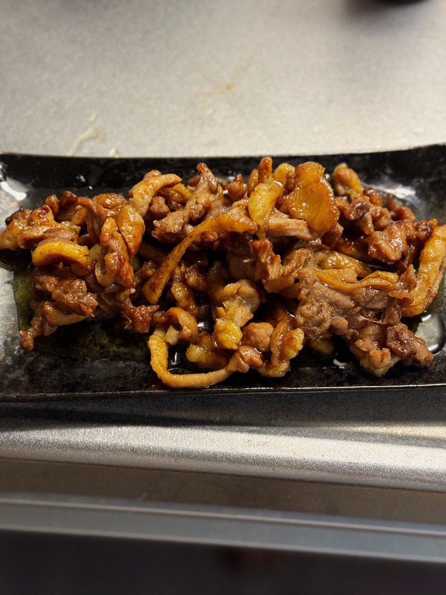 keychannel0448's tweet photo. 48キッチン  今晩はガー��ックシュリンプとステーキと親鳥のタレ焼きですー！この後バイオ配信頑張りますっ🫰🫰🫰 https://t.co/M87VBPmexH