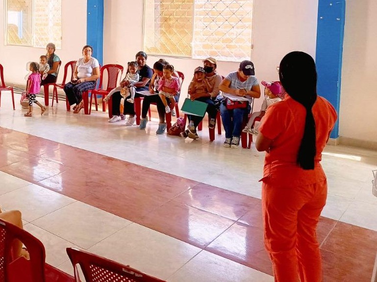 InfanciaEc's tweet photo. 📍#Loja | En coordinación con instituciones del #GSDesarrolloSocial realizamos, en Gonzanamá, talleres para embarazadas🤰, lactantes🤱 y cuidadores 👨‍👩‍👧 sobre lactancia materna exclusiva hasta los 6 meses y acompañada de alimentos nutritivos hasta los 2 años o más.
#LaNuevaInfancia https://t.co/6Z5Z4i0gwP