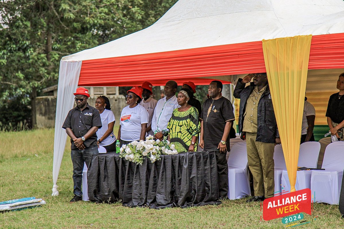 FlepUganda's tweet photo. Our final day of #AllianceWeek24, we turned up the energy with a vibrant march through Fort Portal City to Booma Grounds for the grand finale! Thanks Kabarole for receiving the message.
#SRHR4All #RightHereRightNow https://t.co/9dPu98wcoE