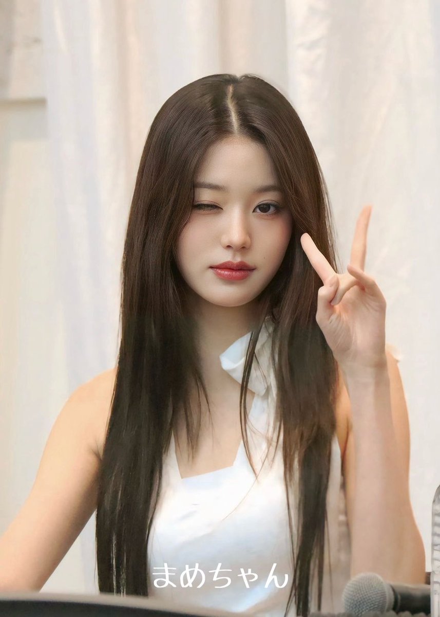 AY22_wy's tweet photo. 240816 全員サイン会　大阪

水飲む時も見てくれてる🤦‍♀️

#IVE #아이브 #WONYOUNG #원영 #ウォニョン https://t.co/tif4lfPZGA