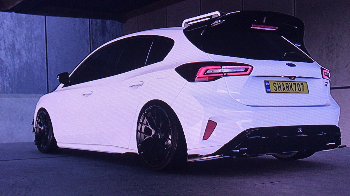 KingWolfRich1's tweet photo. Ford Focus ST 2022 Customize and House Garage #ForzaHorizon5 #HatchBack #FordFocusST #SingleTurbo #HouseGarage #EvCharger #Ford https://t.co/fSMHgNQb9y