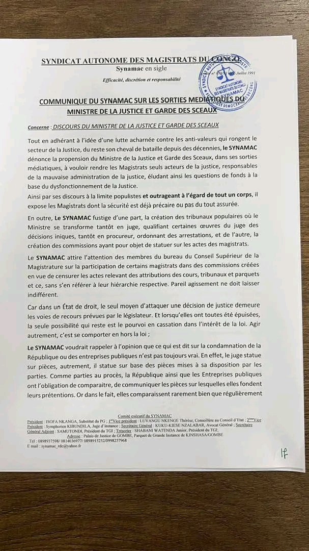 melmichema12862's tweet photo. #SYNAMAC dénonce la propension du Ministre d'État @ConstantMutamba dans ses sorties médiatiques à vouloir rendre les Magistrats seuls acteurs de la justice,responsables de la mauvaise administration,éludant ainsi les questions de fond à la base du dysfonctionnement de la justice. https://t.co/alSp1RtDct