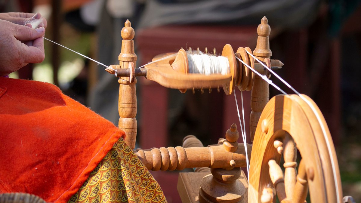 Cromford Mills (@cromfordmills) on Twitter photo This Sunday, 18th Aug, we'll be joined by <a href="/ArkSpinsters/">Arkwright Spinsters</a> from 11am. 🧵
Watch & learn from the knowledgeable members as they demonstrate the ancient craft of hand-spinning, or come and have a go at spinning with a drop spindle.
Find out more: cromfordmills.org.uk/event/arkwrigh… This Sunday, 18th Aug, we'll be joined by <a href="/ArkSpinsters/">Arkwright Spinsters</a> from 11am. 🧵
Watch & learn from the knowledgeable members as they demonstrate the ancient craft of hand-spinning, or come and have a go at spinning with a drop spindle.
Find out more: cromfordmills.org.uk/event/arkwrigh…
