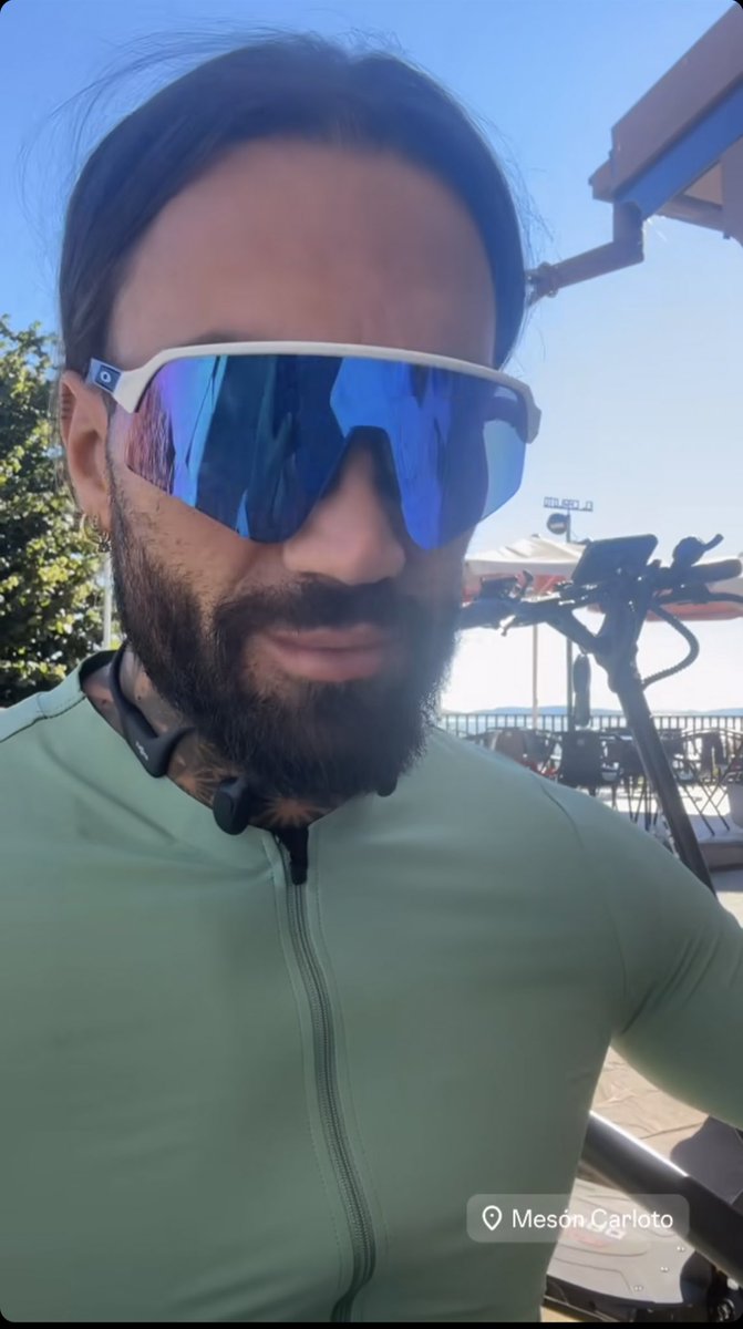 FTRNOTREFORMED's tweet photo. Hoy está el bueno de Juan Faro llevando uno de nuestros maillots SRX 🫡 https://t.co/7EtUUUeGy4