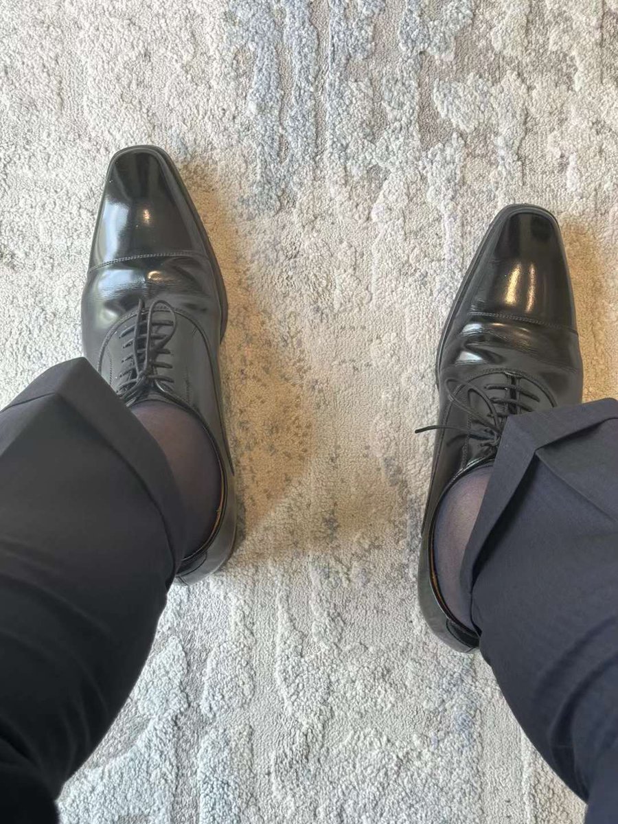 正装丝袜主HTtu (@httusheersocks) on Twitter photo 