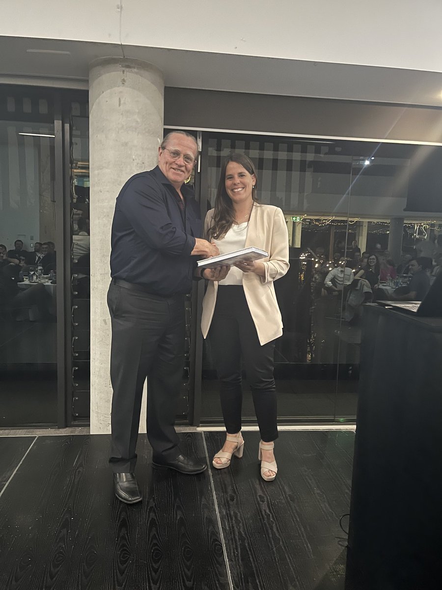 abts2024 (@abts_2024) on Twitter photo Silvina Baraibar <a href="/InterGrain1/">InterGrain</a> was presented with the best student oral presentation award by Prof Glen Fox receiving his new book 'scientific principles of Malting and brewing' <a href="/GlenFox9/">Glen Fox PhD FIBD 🍺🇦🇺</a> #ABTS2024 #barley Silvina Baraibar <a href="/InterGrain1/">InterGrain</a> was presented with the best student oral presentation award by Prof Glen Fox receiving his new book 'scientific principles of Malting and brewing' <a href="/GlenFox9/">Glen Fox PhD FIBD 🍺🇦🇺</a> #ABTS2024 #barley