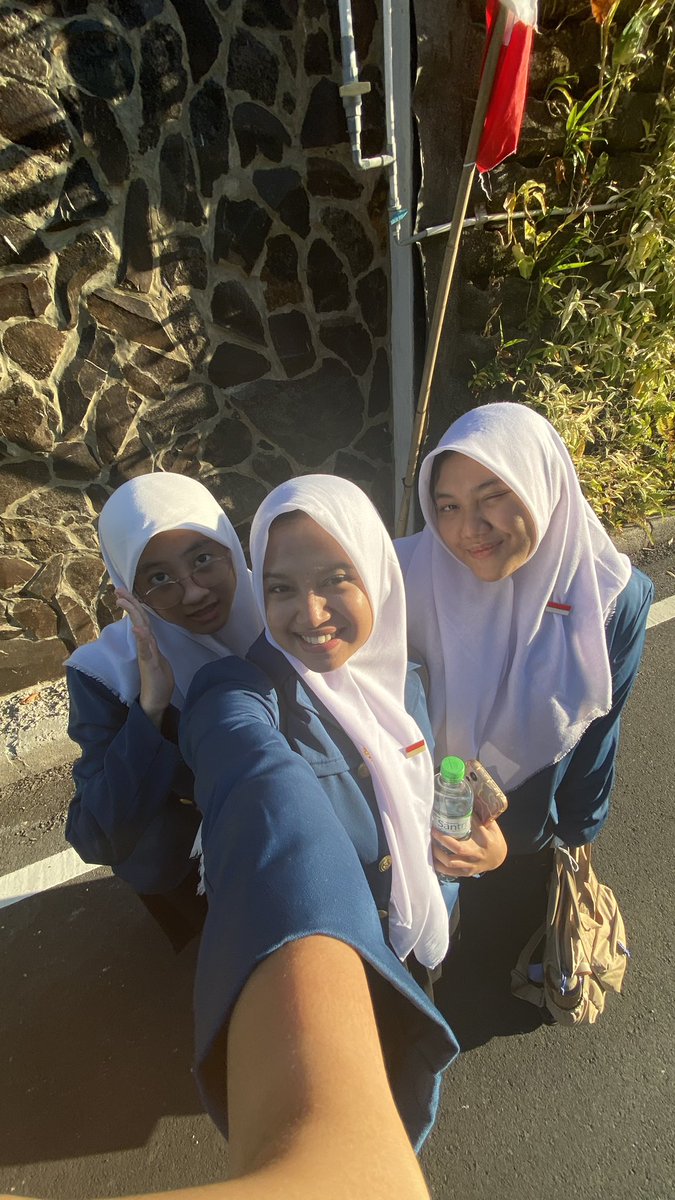 shesamazingly's tweet photo. Menamatkan gim Materi PKKMB https://t.co/xb2kwTlPDt
