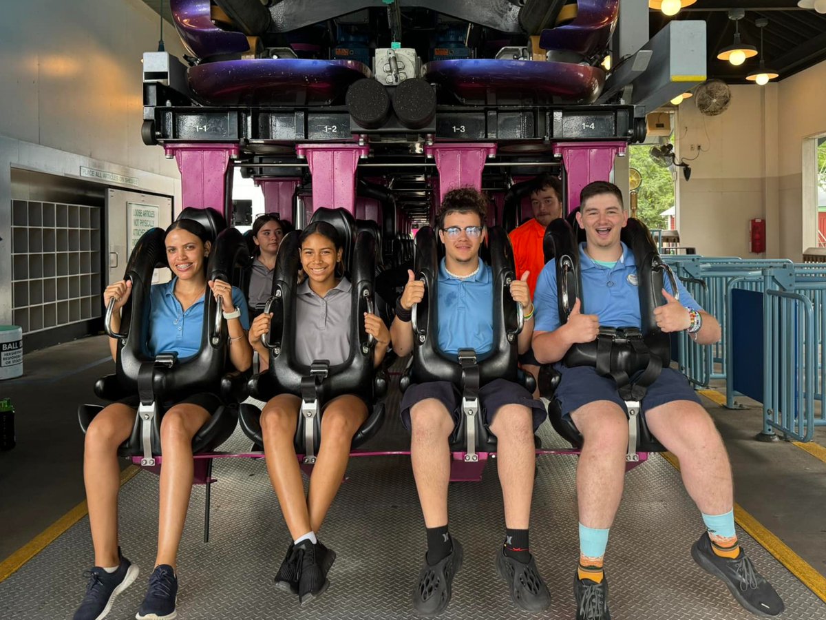 HersheyJobs's tweet photo. Happy #NationalRollerCoasterDay to the iconic collection of coasters at @Hersheypark! π’ Kudos to our attractions and maintenance crews for delivering memorable ride experiences on these incredible scream machines!
#HersheyJobs #HersheyPA #Hersheypark #TradeWork #HereWeGo https://t.co/SqGXP5tYME