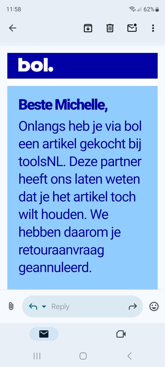Retarded_Wolf's tweet photo. @bol_com dit is ABSOLUUT niet waar. Het product gaat echt terug, en ik wil mijn geld terug. Hoe nu verder? Ik heb ook nooit een retourlabel van de partner ontvangen. https://t.co/78O0Uw7HCc