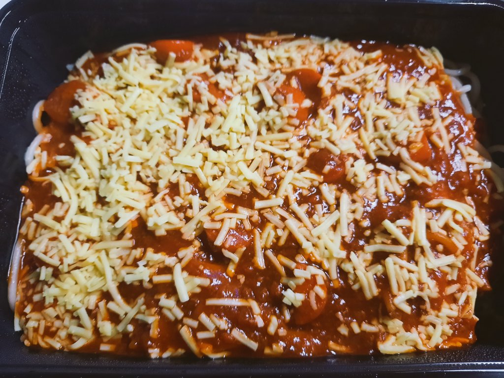 bunnynanaaaa's tweet photo. atp dapat maging jollibee spaghetti official endorser na si jisung kasi daming nabubudol e https://t.co/096wAzpwFw