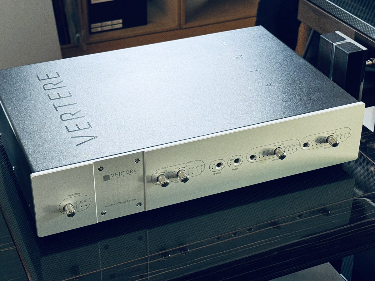 Midlandaudiox's tweet photo. A day to remember @vertere_acoustics #calon #phonostage #SG2PTA #tonearm #pulseHBS #mainscable our demo units arrived and being installed by #mikeburn attention to detail and packaging very important to the #ethos of the company and #directors #tourajmoghaddam @Midlandaudiox https://t.co/iLWvJprmiX
