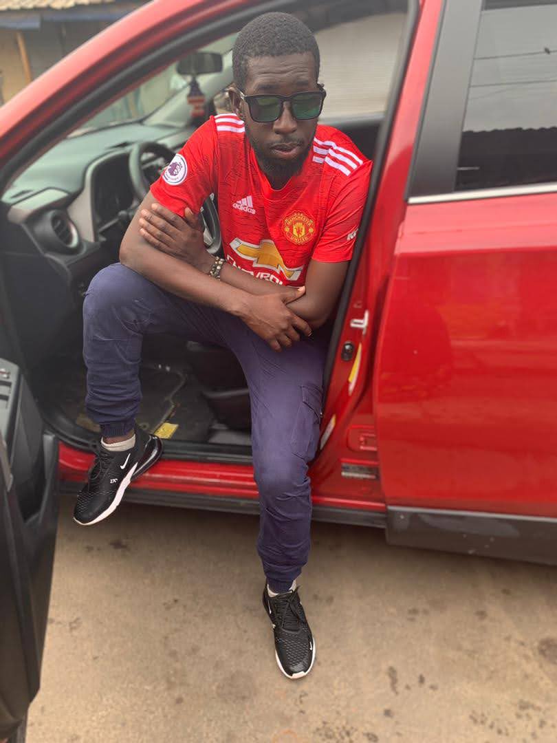 MGaledou's tweet photo. Allez le Red devil @MUnitedFR @manunitednews https://t.co/GvdgbT68md