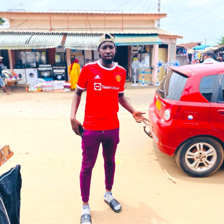 MGaledou's tweet photo. Allez le Red devil @MUnitedFR @manunitednews https://t.co/GvdgbT68md