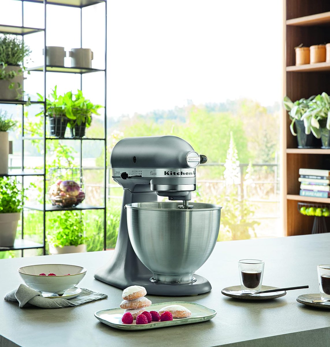 ¿Qué tal si endulzamos el día con unos mini
bizcochitos esponjosos hechos con KitchenAid?
#KitchenAid #ReposteríaCasera #Electroprecio
#Batidora #Recetasdeldia #Recetascaseras #Recetas