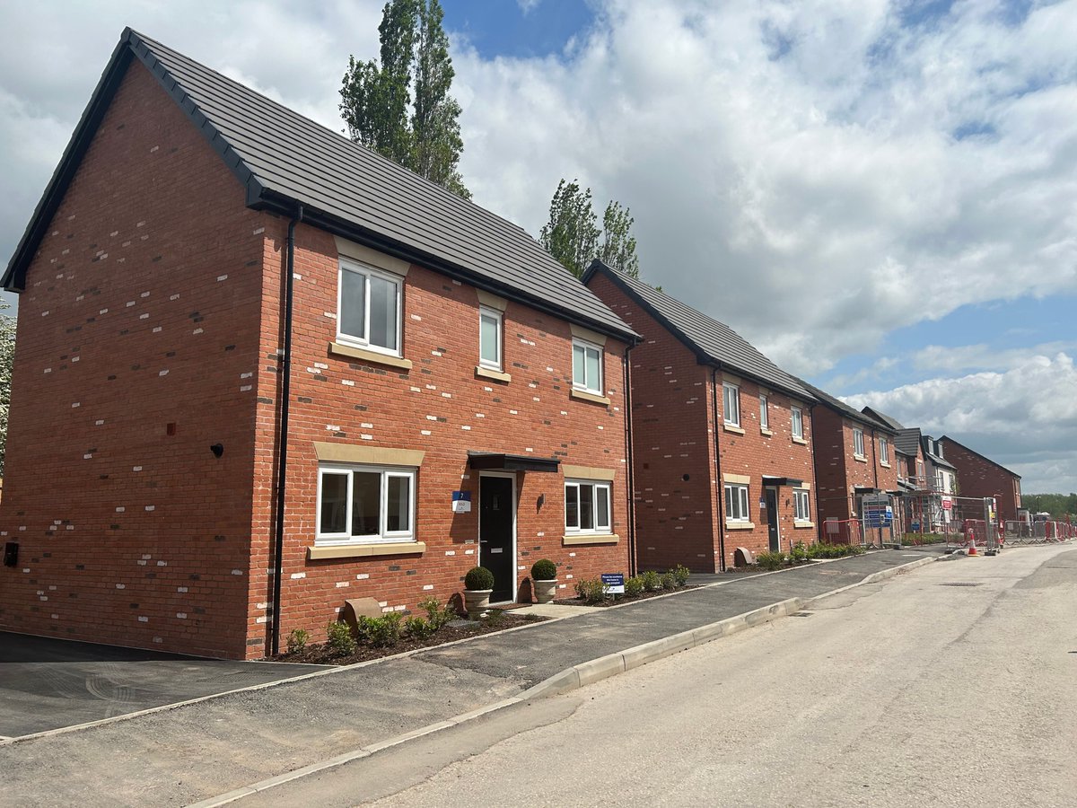 micanplastering's tweet photo. Quality plastering contractor services that support Cheshire housebuilders🏡

Up-to-date systems, thorough internal training and experienced in working with Cheshire housebuilders since 1975, Mican’s plastering contractor team is accredited through CHAS &amp; SMAS. https://t.co/UV3QKjCLN7