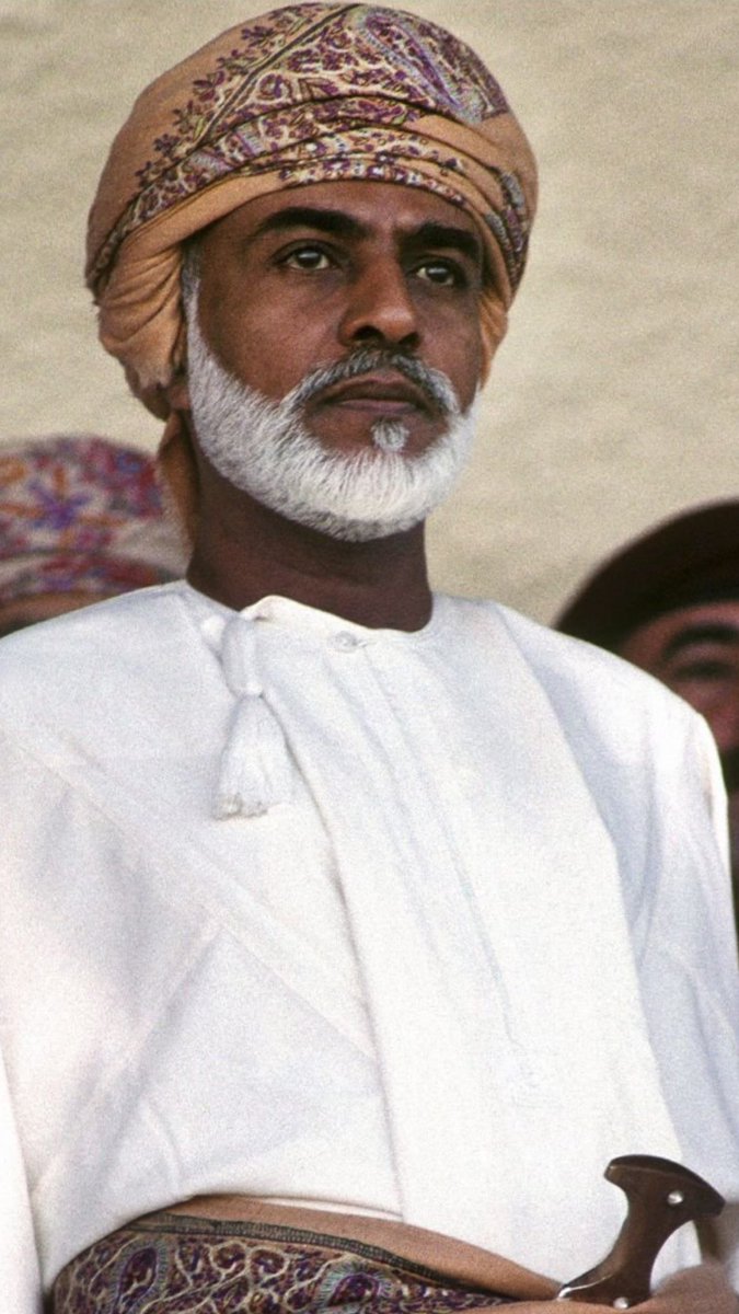 شموخ وحكمة لها بين العالمين ثبات ووقار